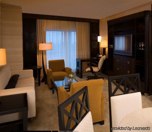 Motorcity Casino Hotel Detroit Room photo